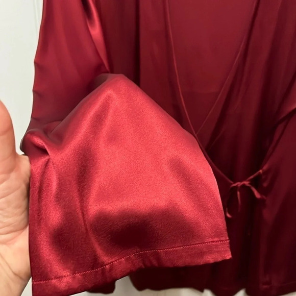 Chico's Size 3 Womens Silky faux Wrap Blouse Shirt Burgundy Maroon - Picture 6 of 8